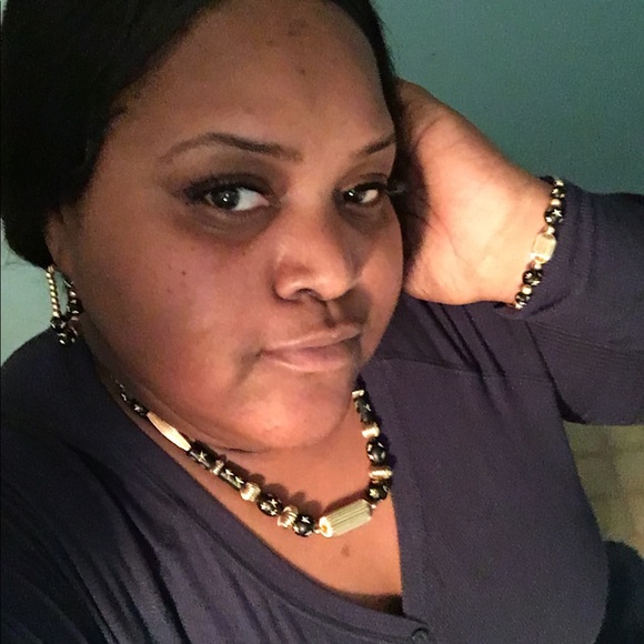 Meet your Posher, Lacy - Picture 1 of 1